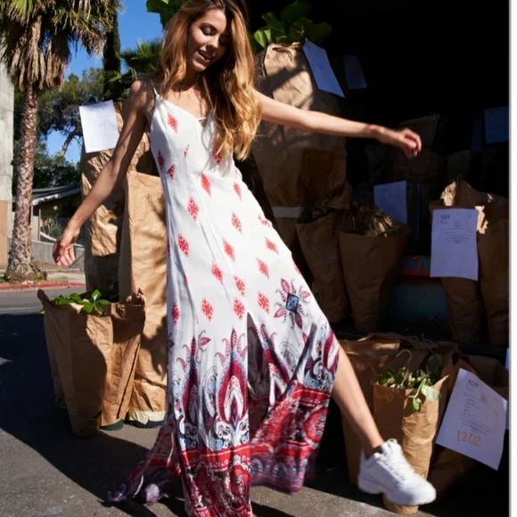 Berry Red Paisley Print Cami M-Slit Maxi Dress NWT - Picture 3 of 6